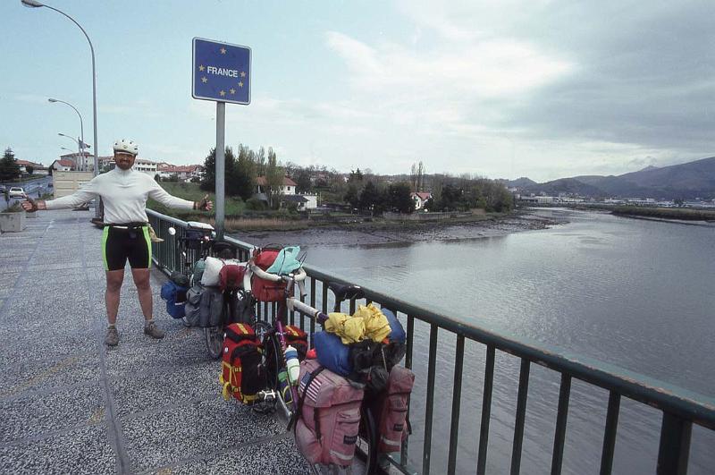 RWT 0263 314-03 France Crossing Into France.jpg